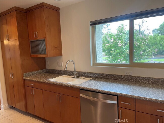 Building Photo - 4714 Park Granada