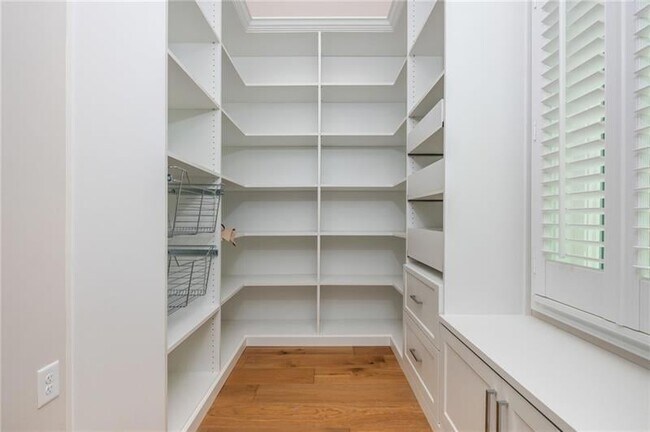 Building Photo - 1169 Dorby Park Dr NE