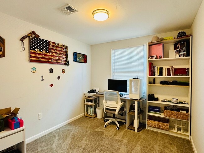 Building Photo - BEAUTIFULLY UPDATED HOME - WOODBRIDGE