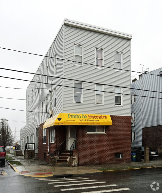 Primary Photo - 200 Geneva St