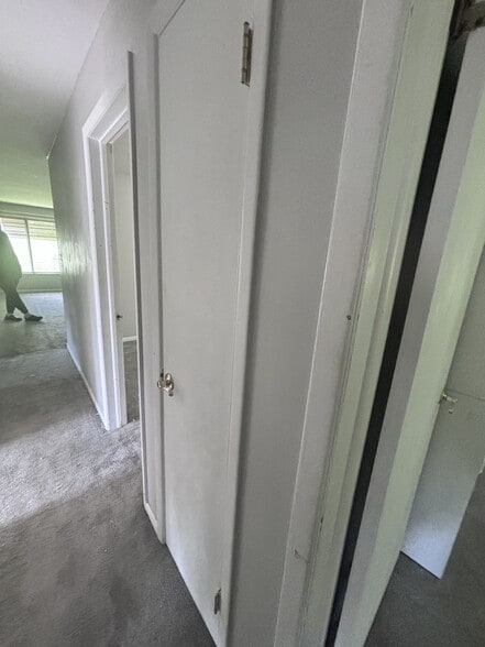 Building Photo - 12118 Center Ave