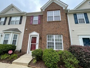 Building Photo - Charming Townhome in Established South Dur...