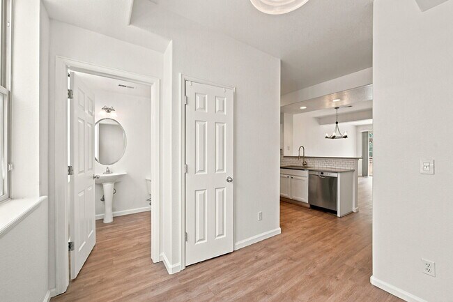Building Photo - 2,640.95, 2 Bed, 2.5 Bath Townhome in Arvada with Central AC, and attached Garage!