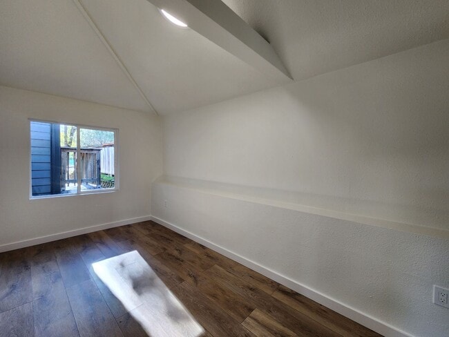 Building Photo - 715 Boyes Blvd