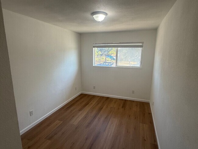 Building Photo - 301 Willard Ave
