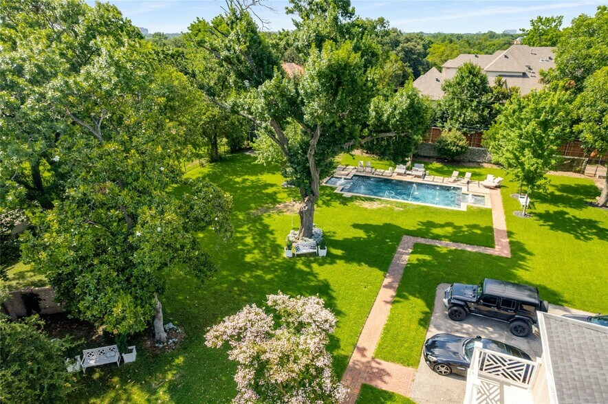 Building Photo - 4522 Walnut Hill Ln