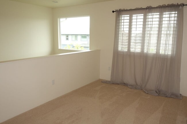 Building Photo - Wonderful 3 BD / 2.5 BA Home In Ewa Beach!!!