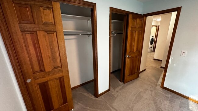 Building Photo - 14214 White Horse Ct