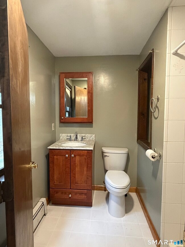 Building Photo - 8 Brook Ln