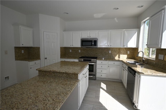 Building Photo - 37 Amoret Dr