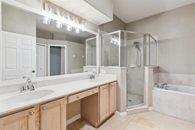 Building Photo - 237 Strathmore Cir