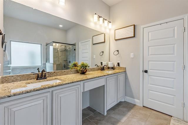 Building Photo - 3234 Cumby Dr