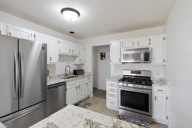 Building Photo - 204 Dublin Ln