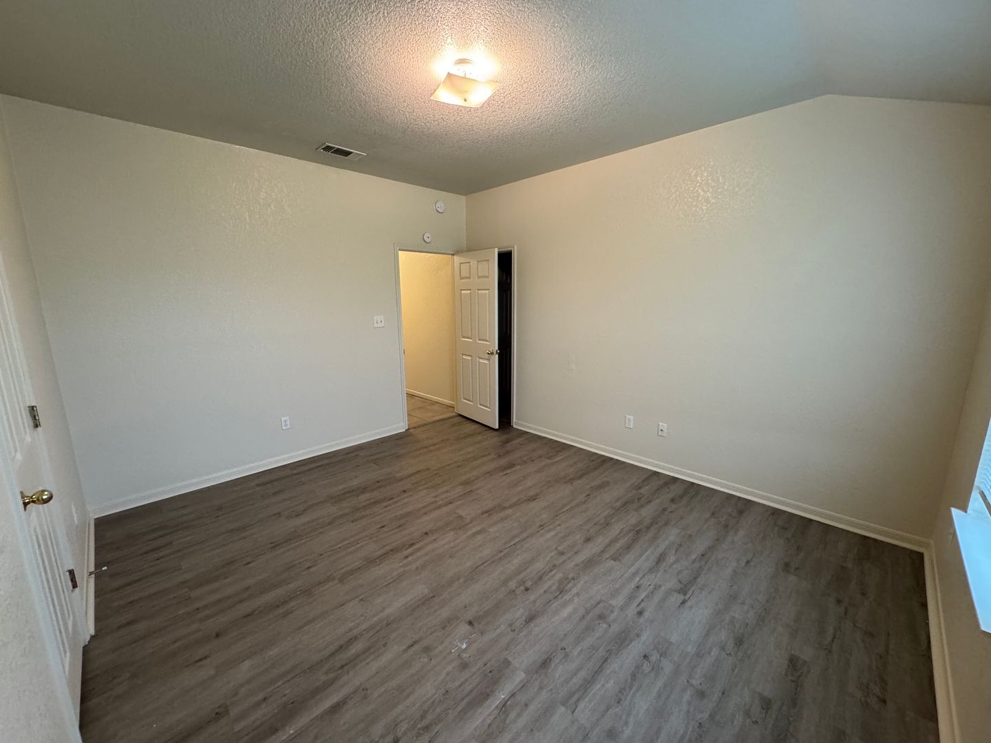 Building Photo - 2609 Vernice Loop