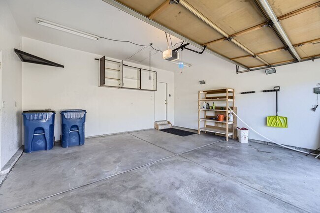 Building Photo - Spacious 4 Bed/ 3 Bath Home with Finished Basement