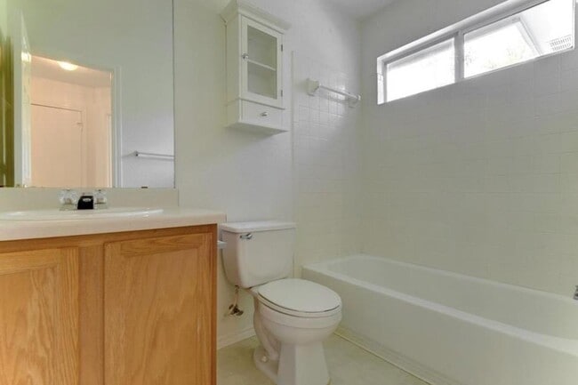 Building Photo - 211 Cadillac Cove