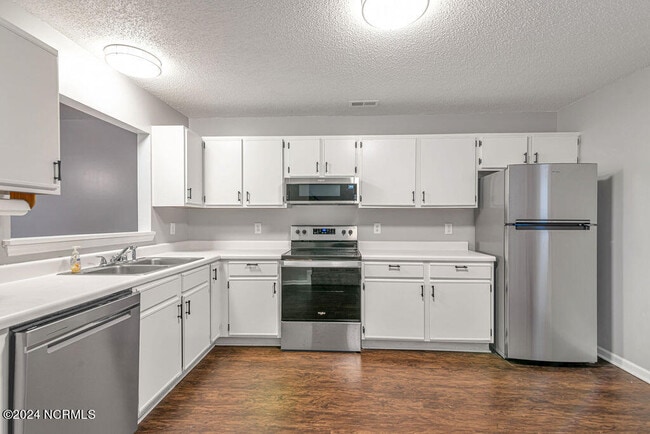 Building Photo - 909 Timberlake Trail