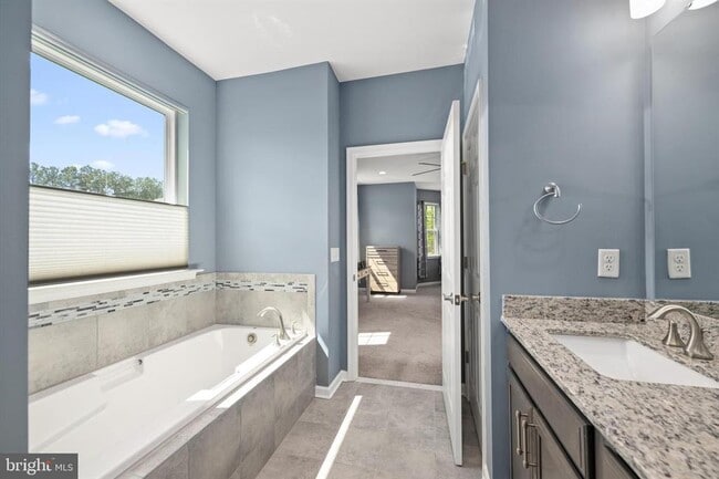 Building Photo - 26325 Tributary Blvd