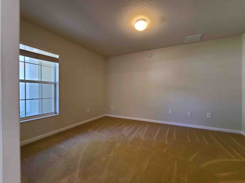 Building Photo - 5598 SW 39th St