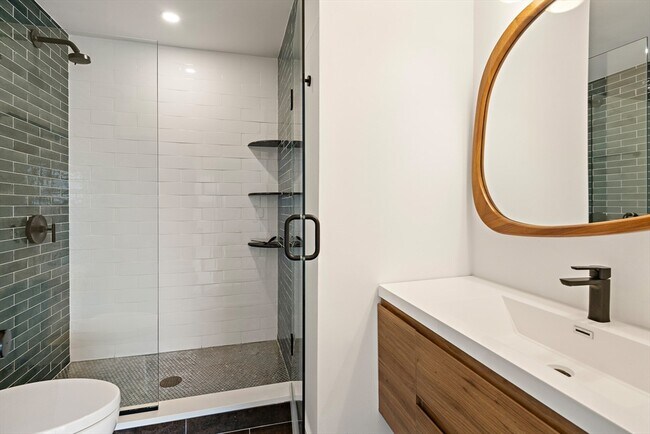 Building Photo - 199 Coolidge Ave