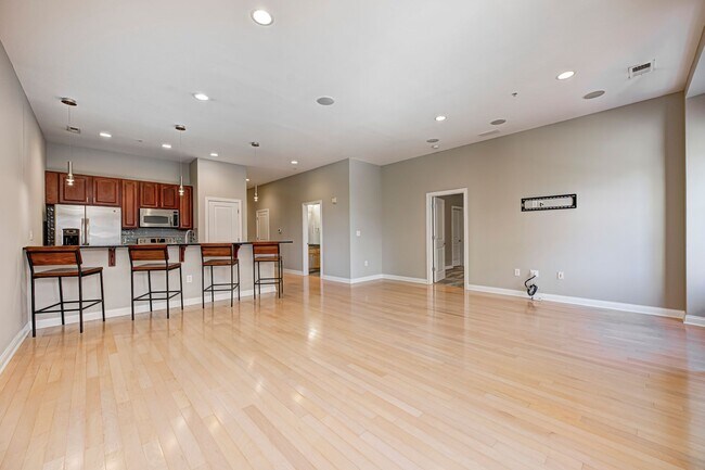 Building Photo - Indianapolis Athletic Club Condo