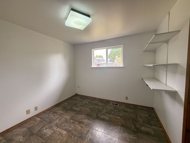 Building Photo - 2bd/1.75ba Lynnwood Home