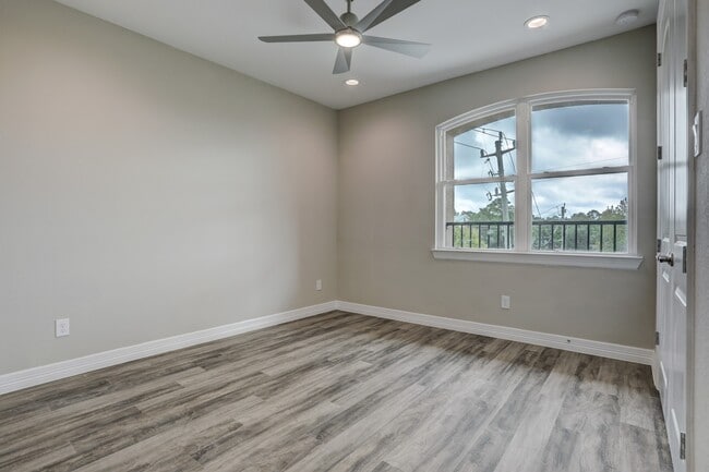Building Photo - 502 Amalfi Dr