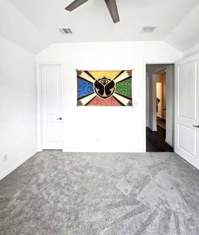 Building Photo - 536 Cedarwood St