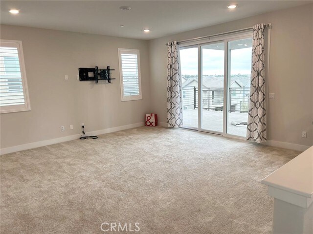 Building Photo - 109 Chorus