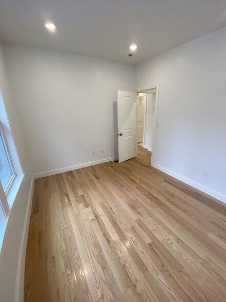 Building Photo - 141 Prospect St