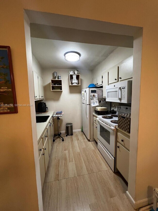 Building Photo - 1551 SW 135th Terrace