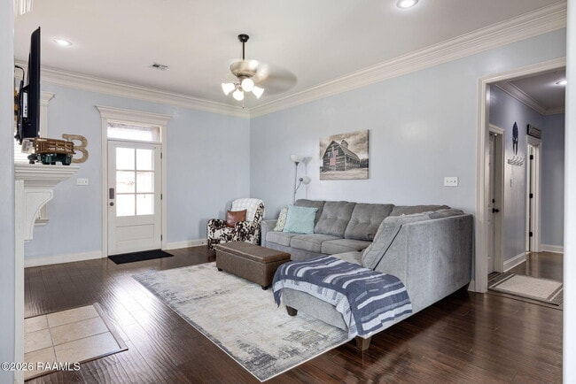 Building Photo - 300 Overbrook Dr