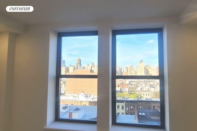 Building Photo - 45 W 81st St