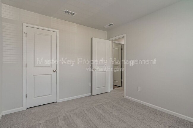 Building Photo - 1102 Carpenter Falls Ave