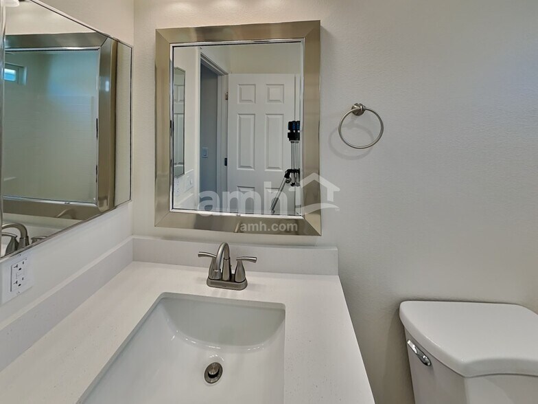 Building Photo - 1029 Maple Pines Ave