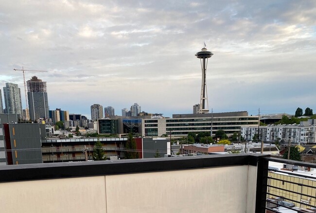 Building Photo - Aloha Lofts - Queen Anne