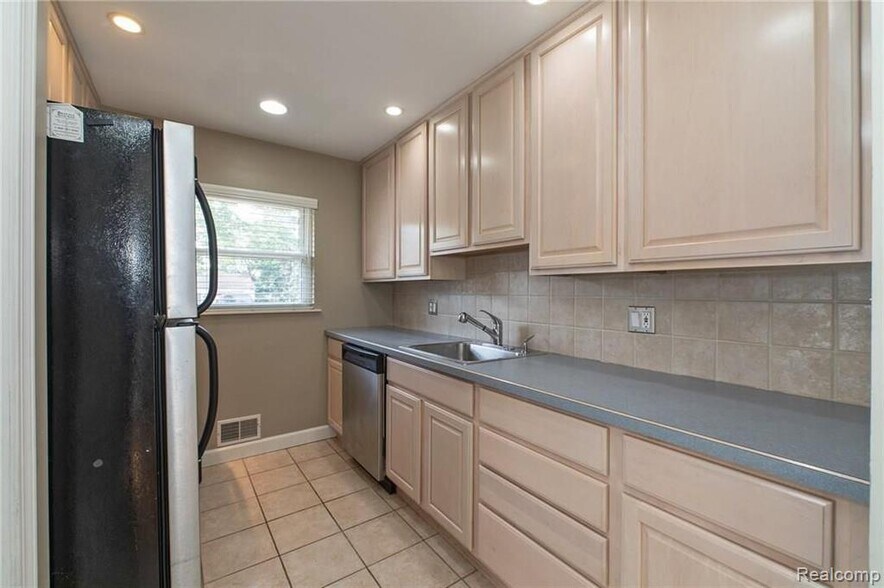 Building Photo - 3602 Ravena Ave