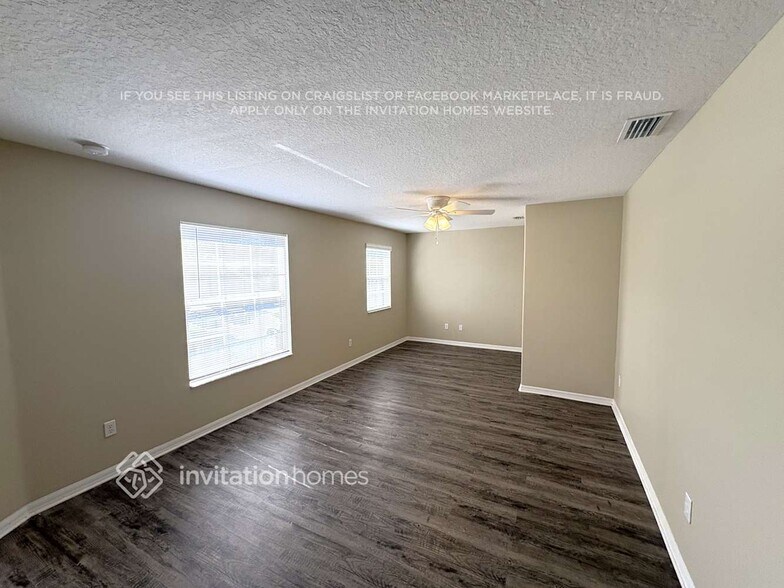Building Photo - 16138 Bridgepark Dr