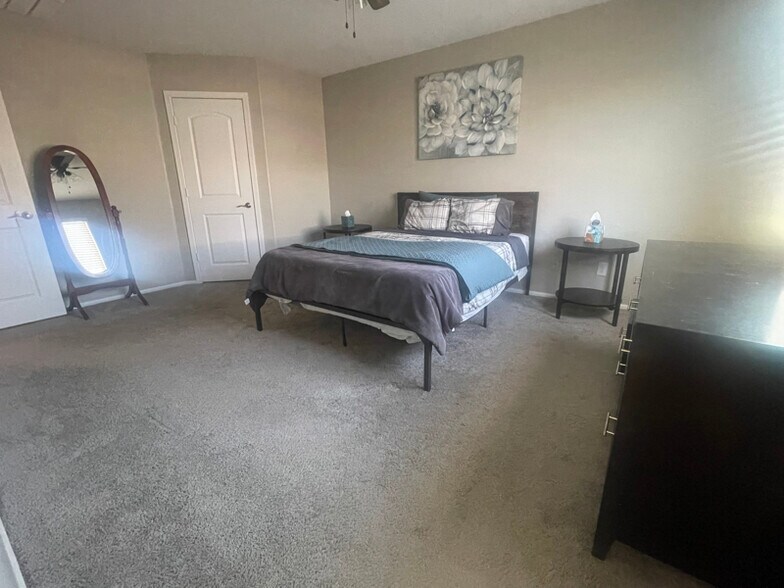 Building Photo - 6032 E Desert Spoon Ln
