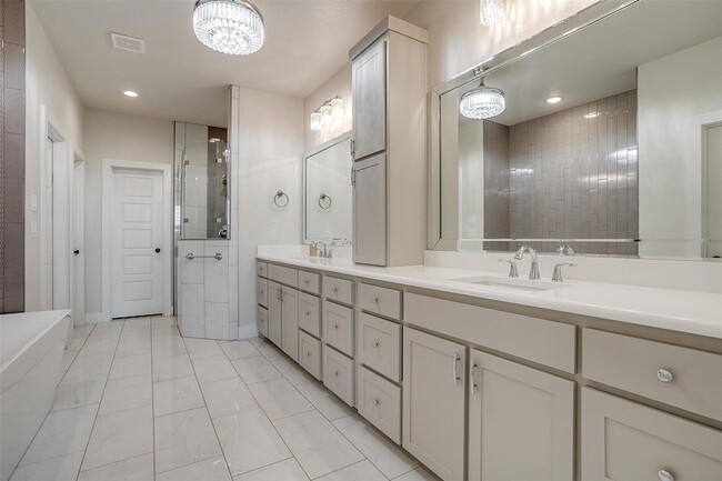 Building Photo - 1221 Crown Valley Dr