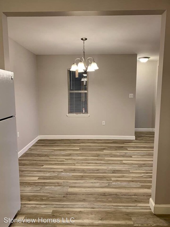 Building Photo - 724 Teasel Dr