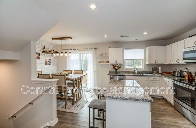 Building Photo - 225 Coldwater Creek Ct