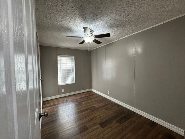 Building Photo - Awesome Rental in Walker, LA