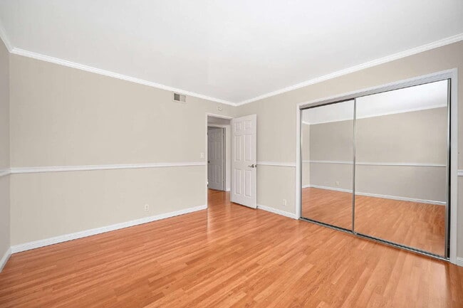 Building Photo - 44771 Garden Ct