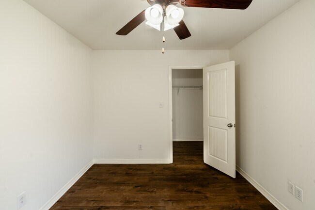 Building Photo - 1375 Selby Phillips Dr