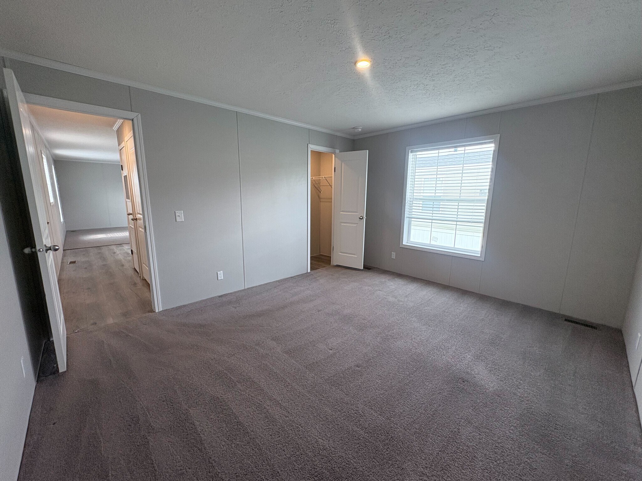 Building Photo - 10610 State Rte 762