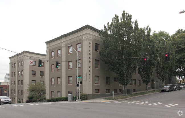 Primary Photo - Oxford Crest Apartments