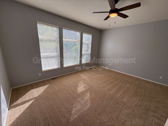 Building Photo - 222 Saxony Rd