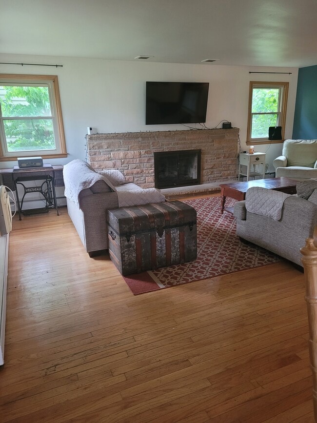 Building Photo - 910 High St