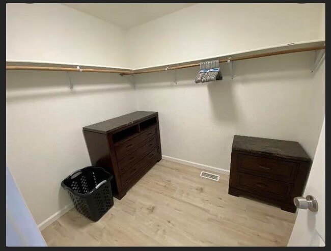 Building Photo - 5422 Larkspur Cir